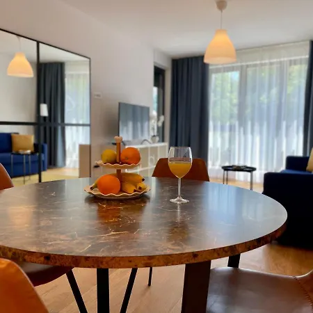 Laus Iii , Brand New Lovely One-bedroom *